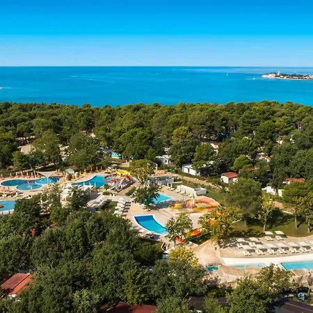 Punto Blu Valamar Village منتزه العطل *