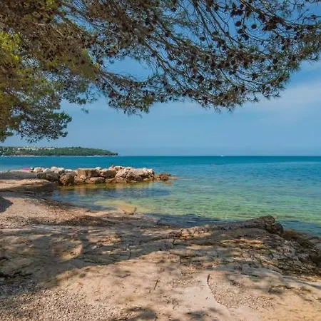 Punto Blu Valamar Village منتزه العطل