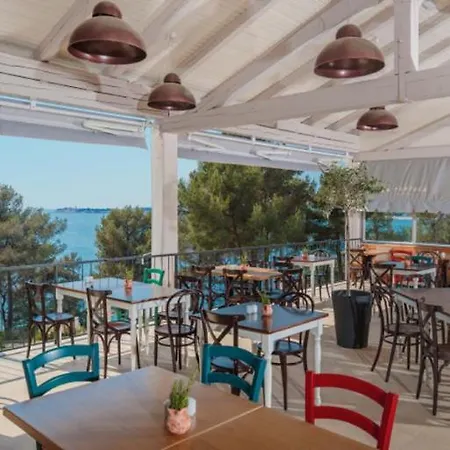 Punto Blu Valamar Village منتزه العطل