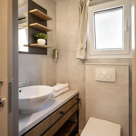 Punto Blu Valamar Village منتزه العطل