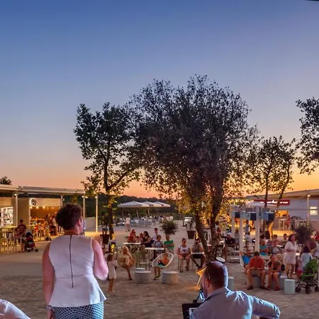 Punto Blu Valamar Village פארק נופש 4*