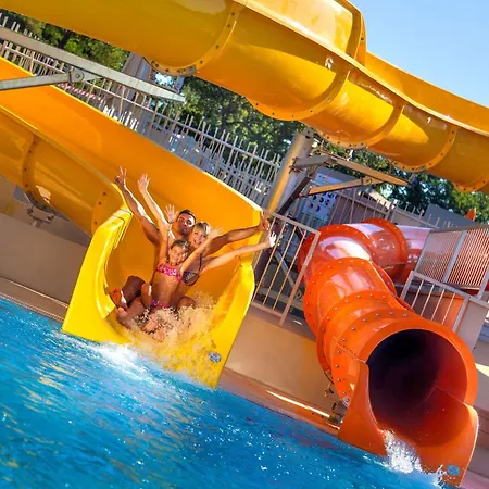 Prázdninový areál Punto Blu Valamar Village 4*