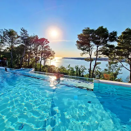 Punto Blu Valamar Village